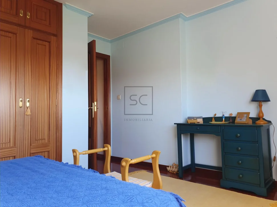 Chalet con Piscina, Barbacoa y Garaje en 0 Tres, Vilrmaior