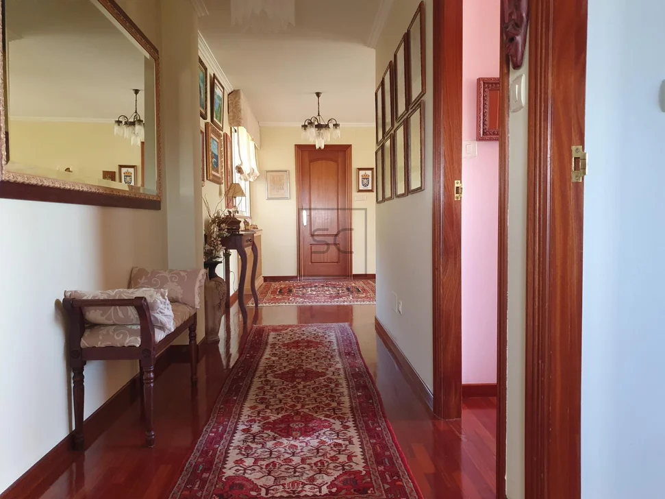 Chalet con Piscina, Barbacoa y Garaje en 0 Tres, Vilrmaior