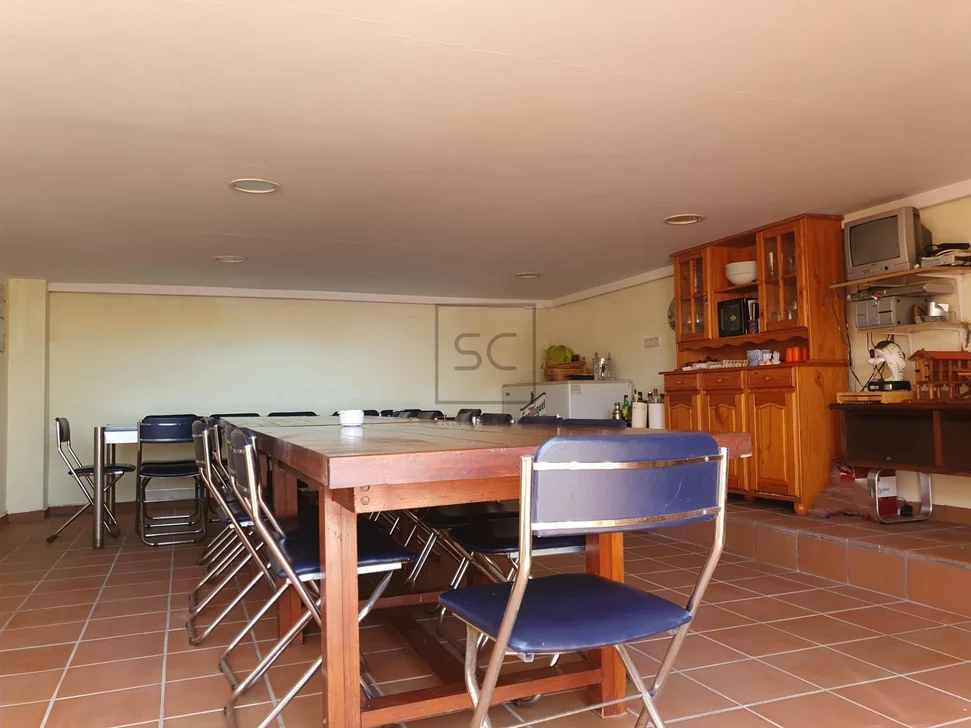 Chalet con Piscina, Barbacoa y Garaje en 0 Tres, Vilrmaior