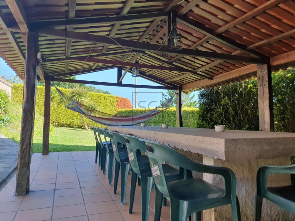 Chalet con Piscina, Barbacoa y Garaje en 0 Tres, Vilrmaior