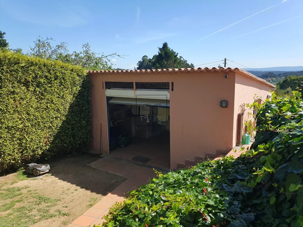 Chalet con Piscina, Barbacoa y Garaje en 0 Tres, Vilrmaior