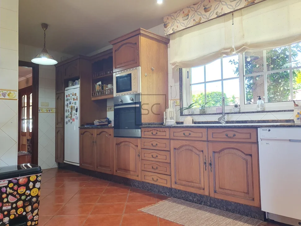 Chalet con piscina, barbacoa y garaje en 0 tres, vilrmaior