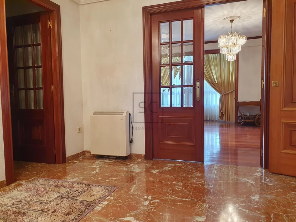 Amplio piso con plaza de garaje en fene, fene