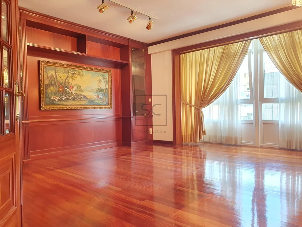 Amplio piso con plaza de garaje en fene, fene