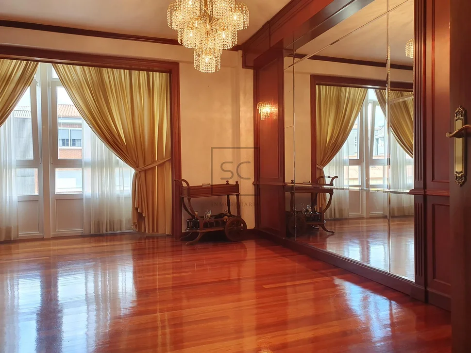 Amplio piso con plaza de garaje en fene, fene