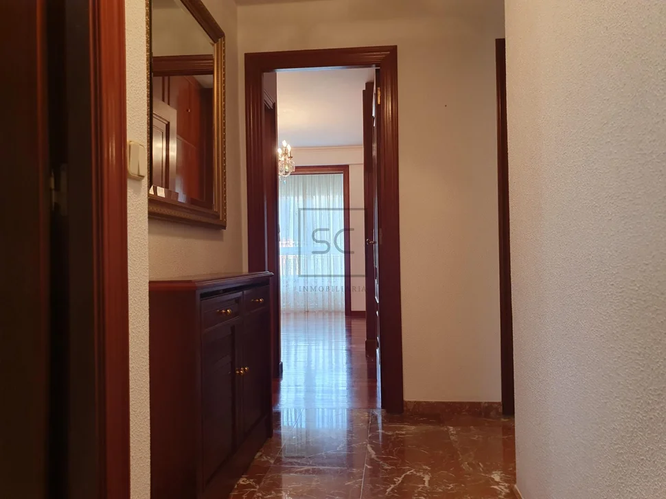 Amplio piso con plaza de garaje en fene, fene