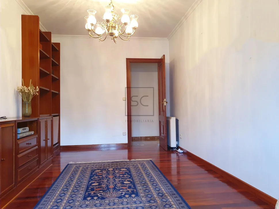 Amplio piso con plaza de garaje en fene, fene