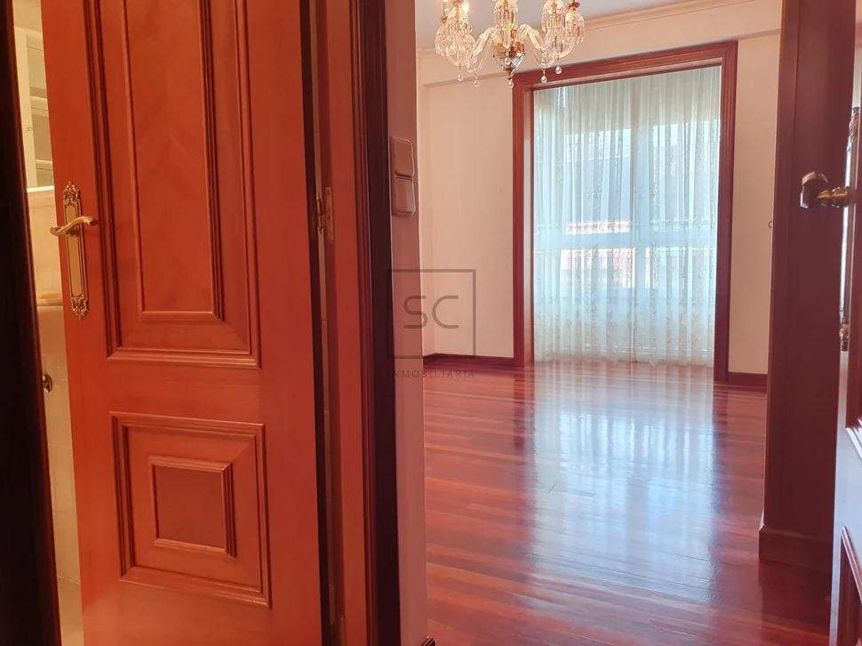 Amplio piso con plaza de garaje en fene, fene