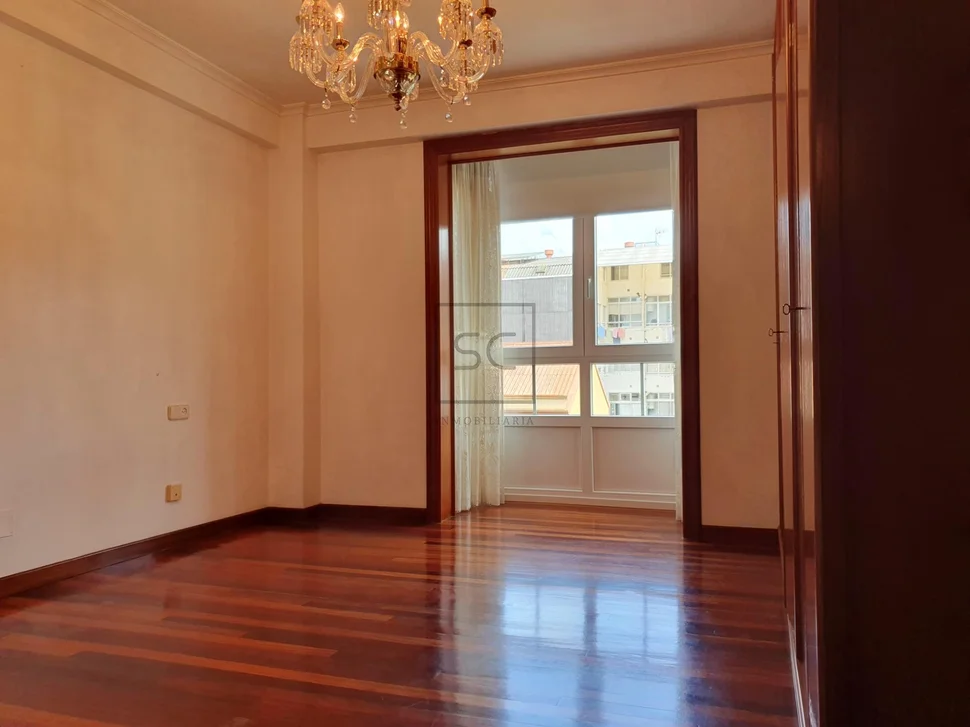 Amplio piso con plaza de garaje en fene, fene