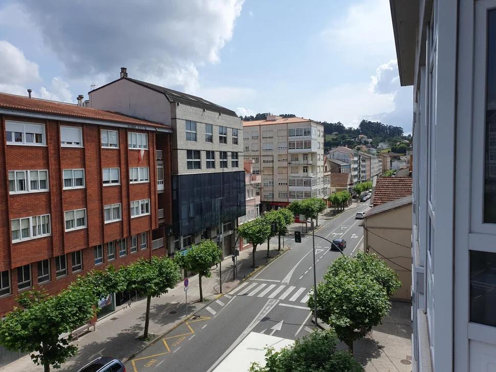 Amplio piso con plaza de garaje en fene, fene