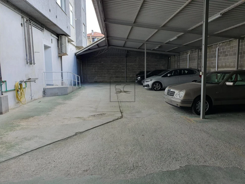 Amplio piso con plaza de garaje en fene, fene