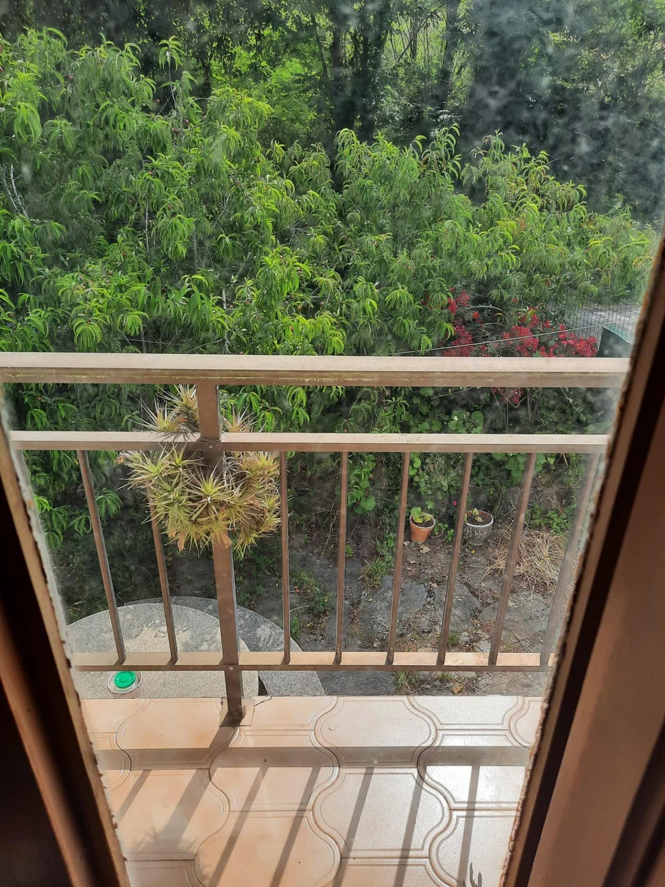 Casa de piedra enfoscada con finca en bartolo, valdoviño