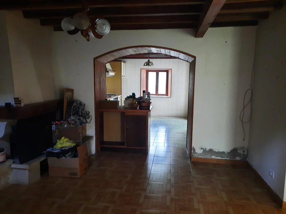 Casa de piedra enfoscada con finca en bartolo, valdoviño