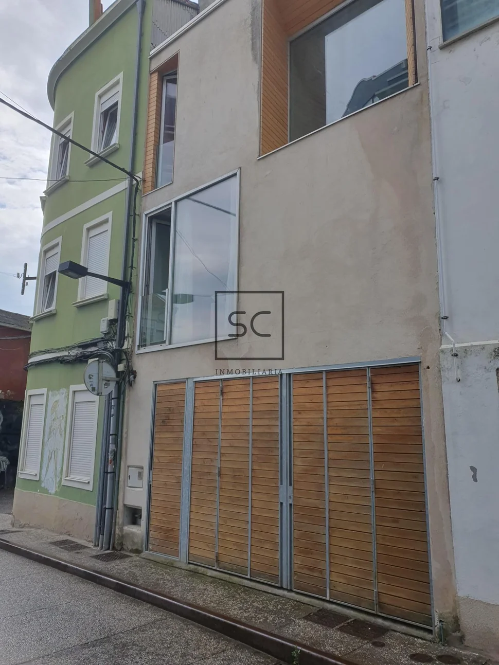 Casa adosada con jardín en canido, ferrol
