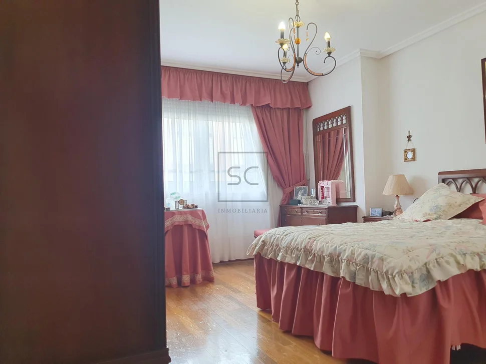 Piso con plaza de garaje y trastero en ultramar, ferrol