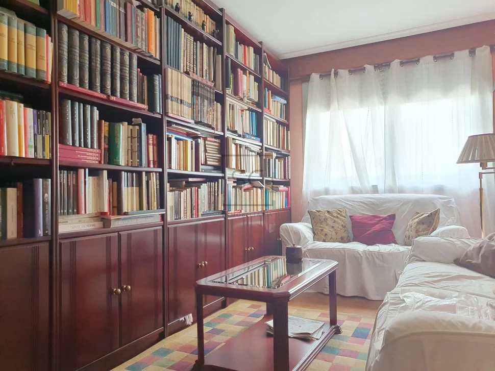 Piso con plaza de garaje y trastero en ultramar, ferrol