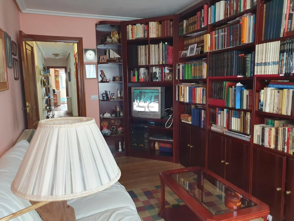 Piso con plaza de garaje y trastero en ultramar, ferrol