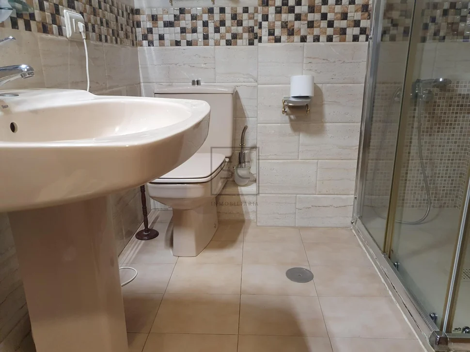 Piso con plaza de garaje y trastero en ultramar, ferrol