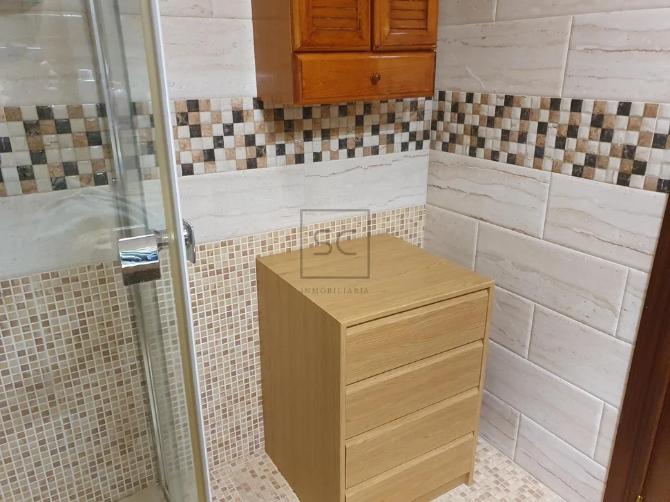 Piso con plaza de garaje y trastero en ultramar, ferrol