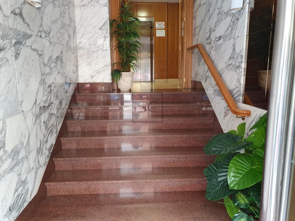 Piso con plaza de garaje y trastero en ultramar, ferrol