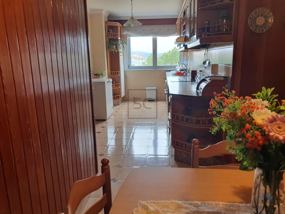 Piso con plaza de garaje y trastero en ultramar, ferrol