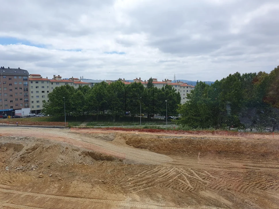 Piso con plaza de garaje y trastero en ultramar, ferrol