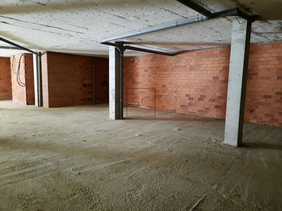 Local Comercial en Primera Linea Odeon en la Gándara, Narón
