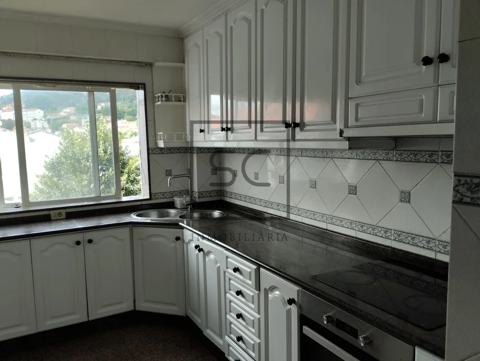 Piso amplio y soleado en san caetano, santiago de compostela