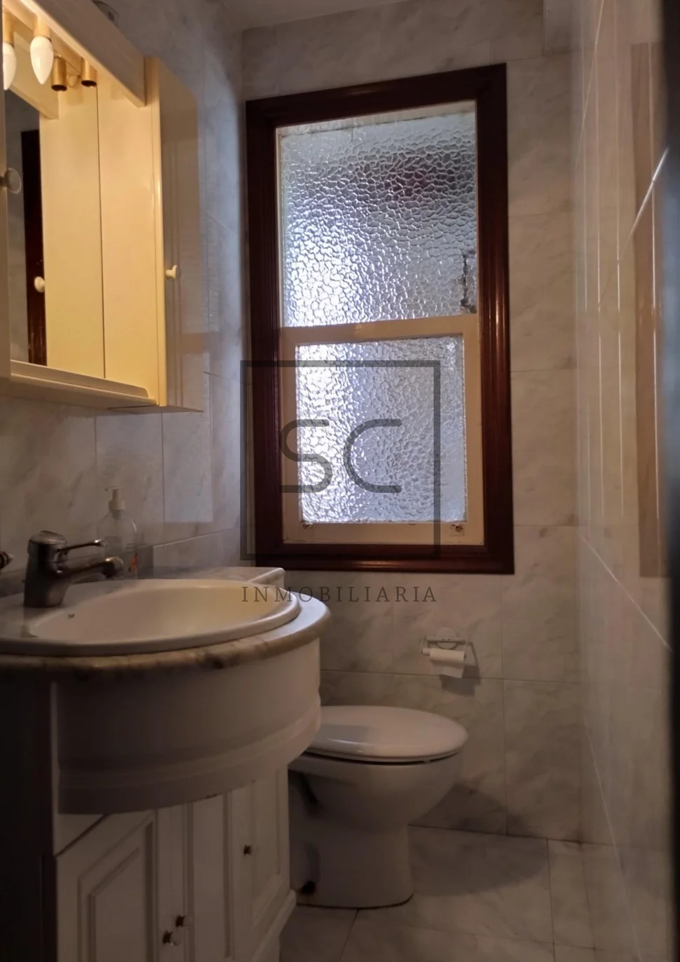 Piso amplio y soleado en san caetano, santiago de compostela