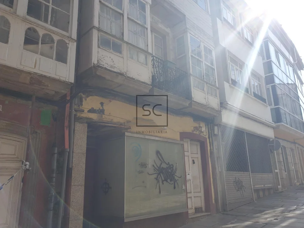 Edificio para reformar en puerto, ferrol