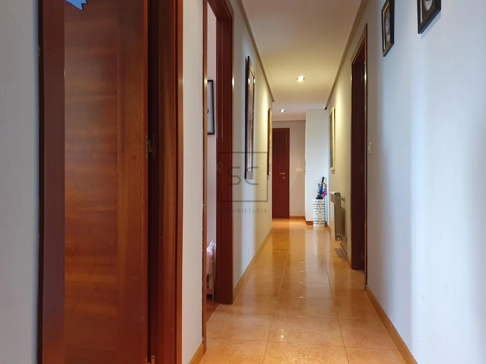 Piso con plaza de garaje y trastero en santa marina, ferrol