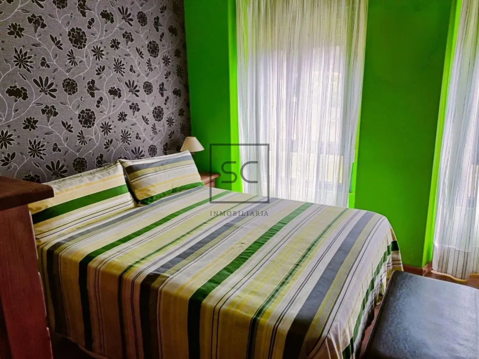 Casa en pedroso con galería y tres habitaciones