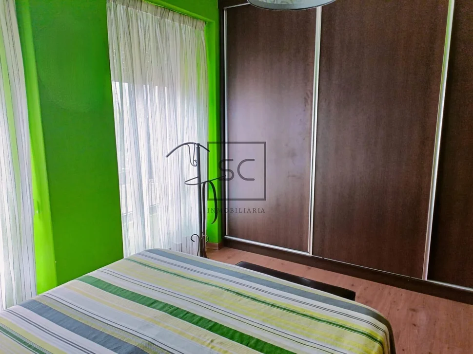 Casa en pedroso con galería y tres habitaciones