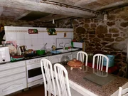 Casa en pedroso con galería y tres habitaciones