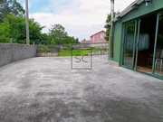 Casa en pedroso con galería y tres habitaciones