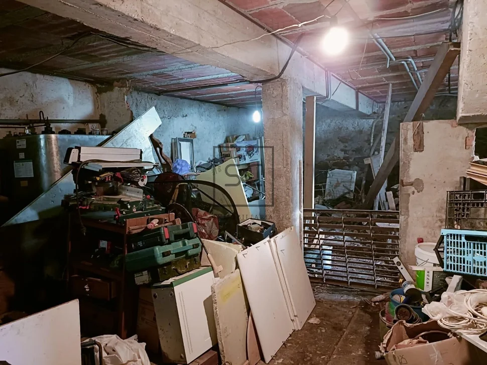 Casa en pedroso con galería y tres habitaciones