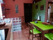 Casa en pedroso con galería y tres habitaciones