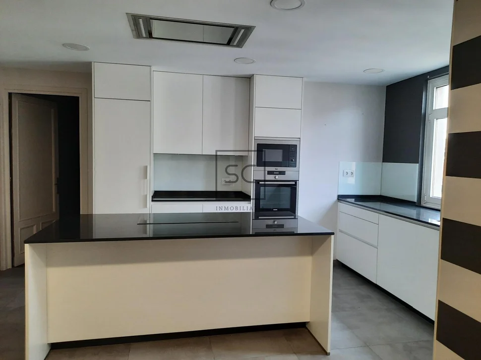 Espectacular piso en plaza de españa (ferrol)