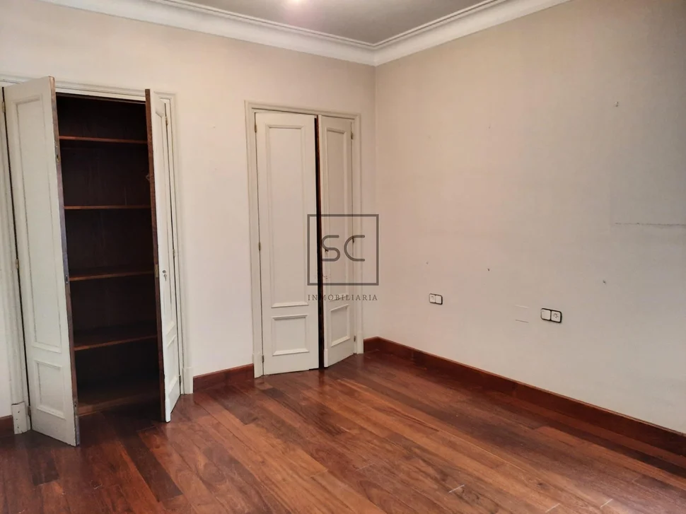 Espectacular piso en plaza de españa (ferrol)