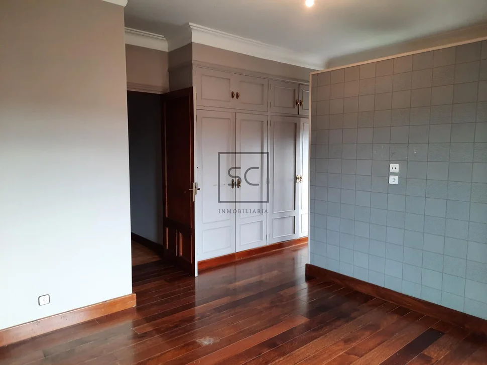 Espectacular piso en plaza de españa (ferrol)