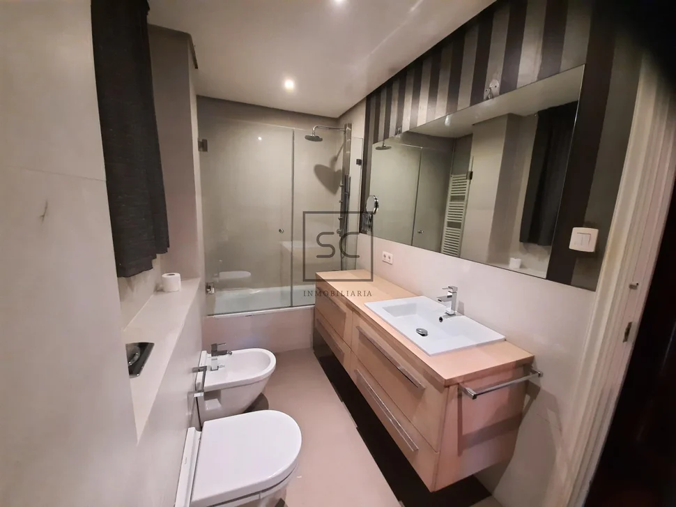 Espectacular piso en plaza de españa (ferrol)