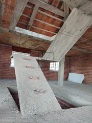 Casa con balcón y vistas al mar