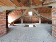 Casa con balcón y vistas al mar