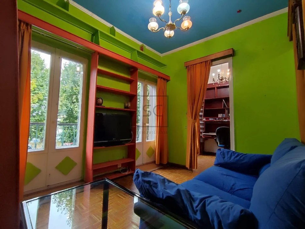 Piso en esteiro con balcón