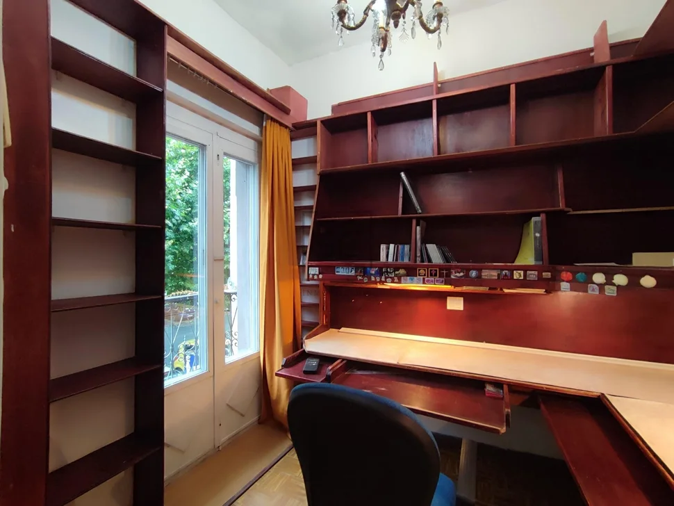 Piso en esteiro con balcón