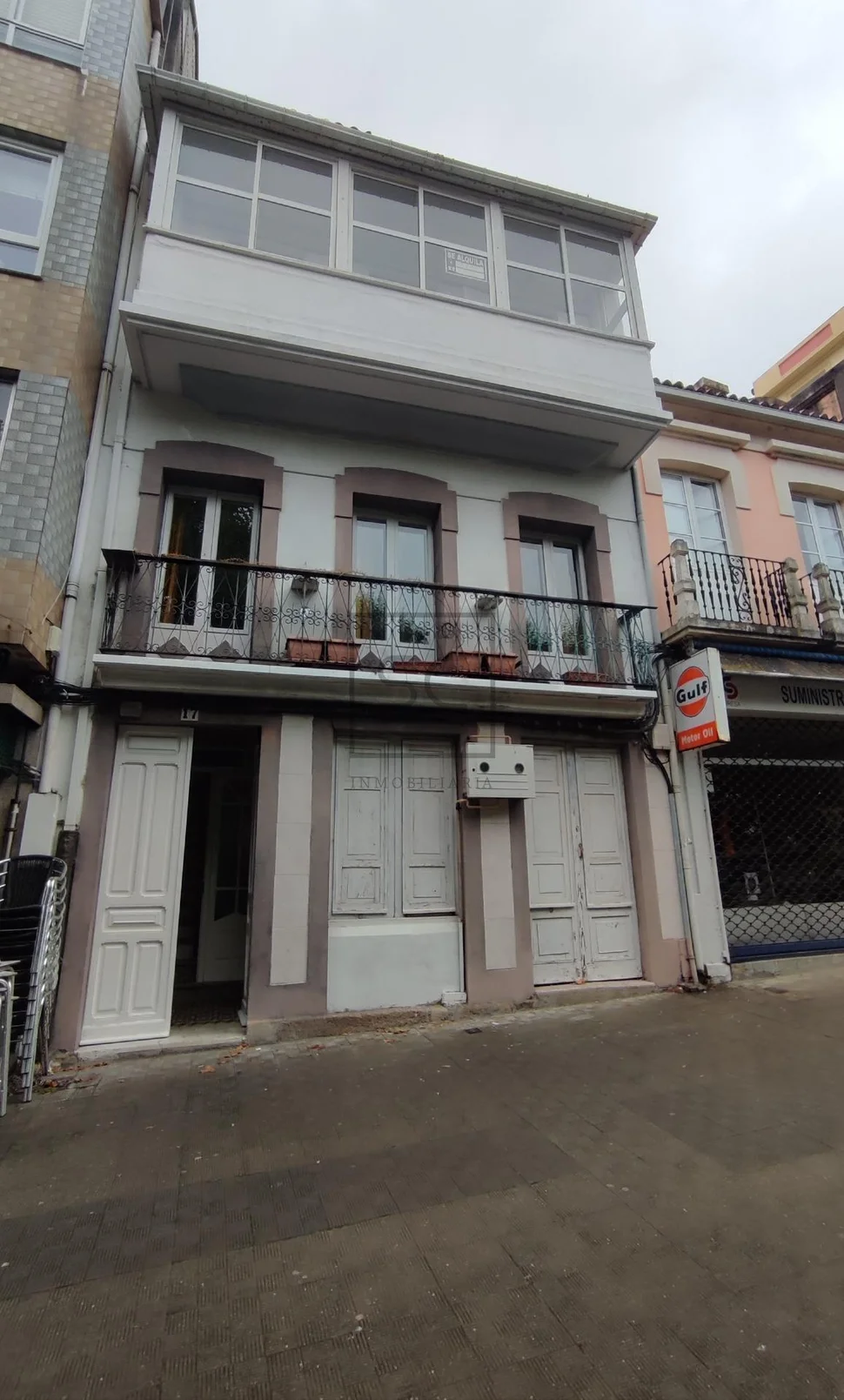 Piso en esteiro con balcón