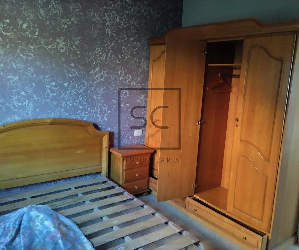 Casa con finca urbanizable en larín