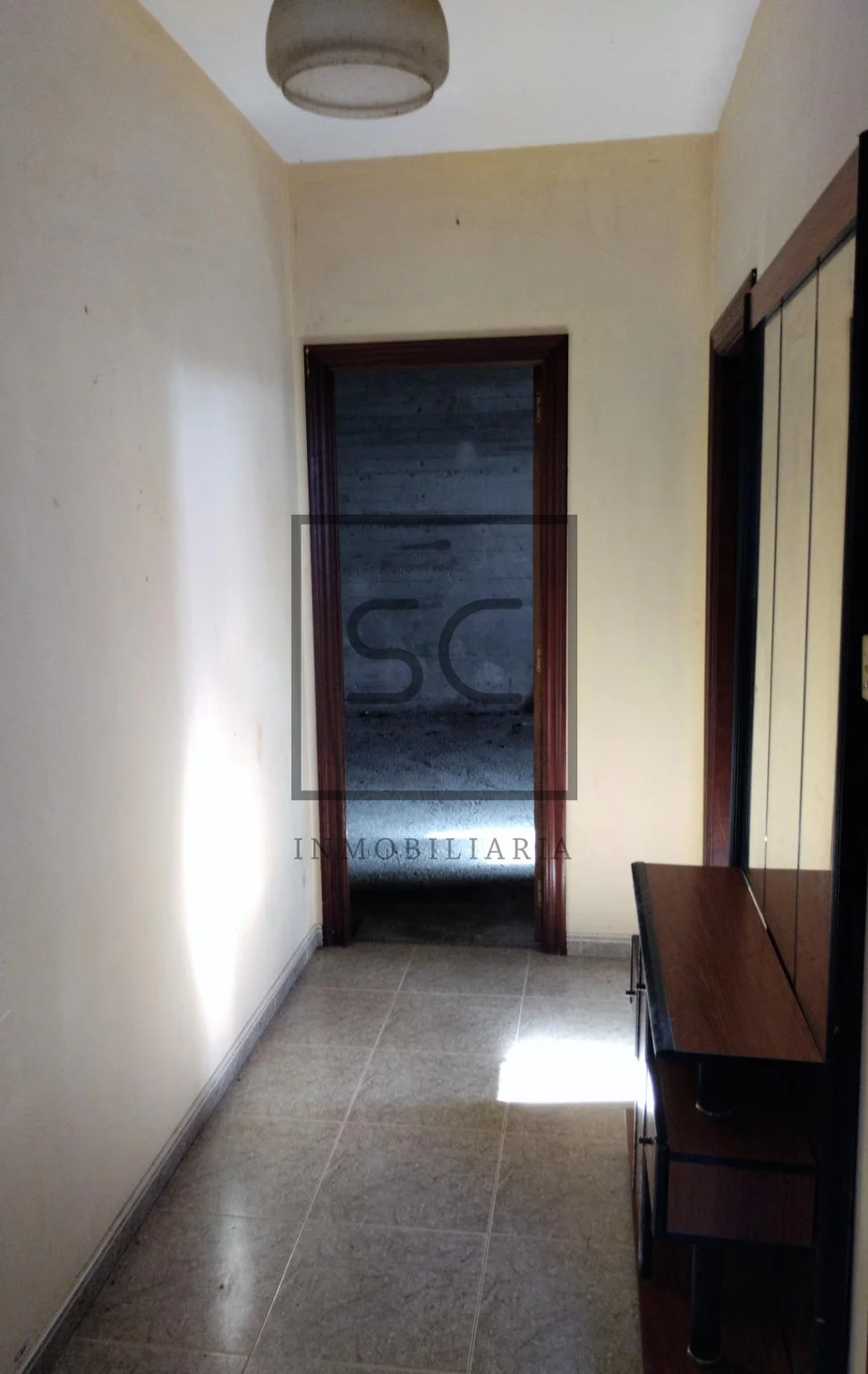 Casa con finca urbanizable en larín