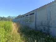 Nave y terreno en narón