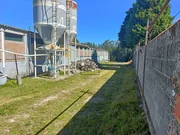 Nave y terreno en narón